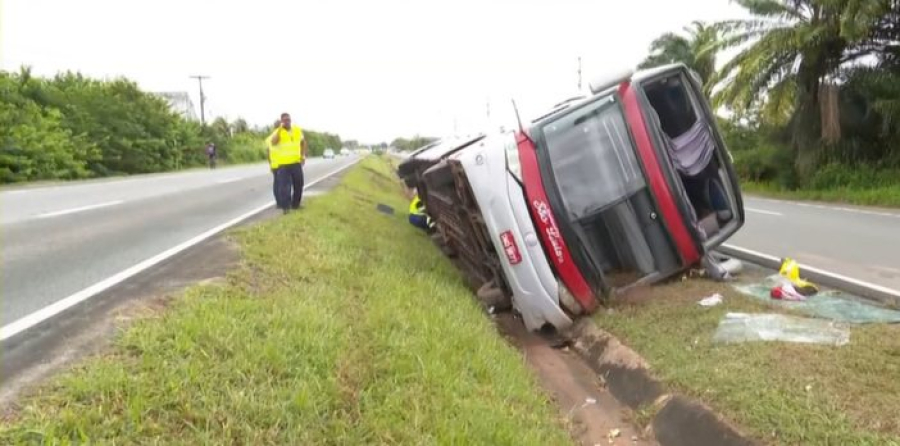 Acidente provocou lentidão no trânsito da Estrada do Coco